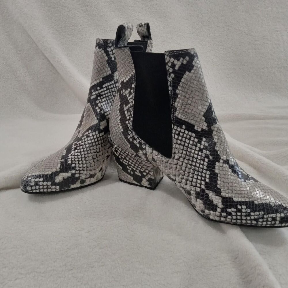Matisse Women's Black and White Boots